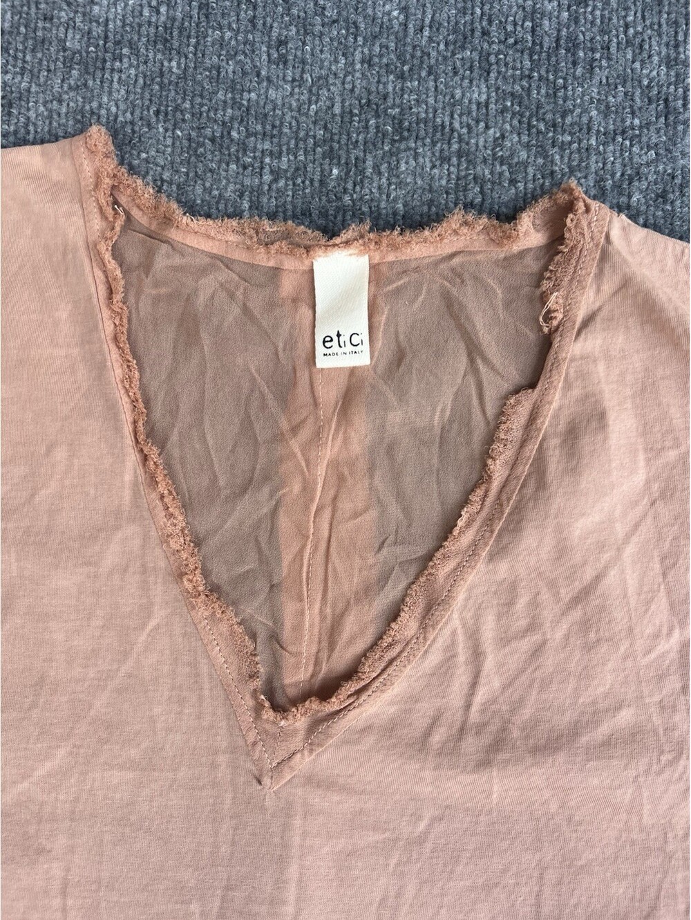 Etici Made in Italy Women’s S Pech Blush Pink Sheer Back V-Neck Short Sleeve Top